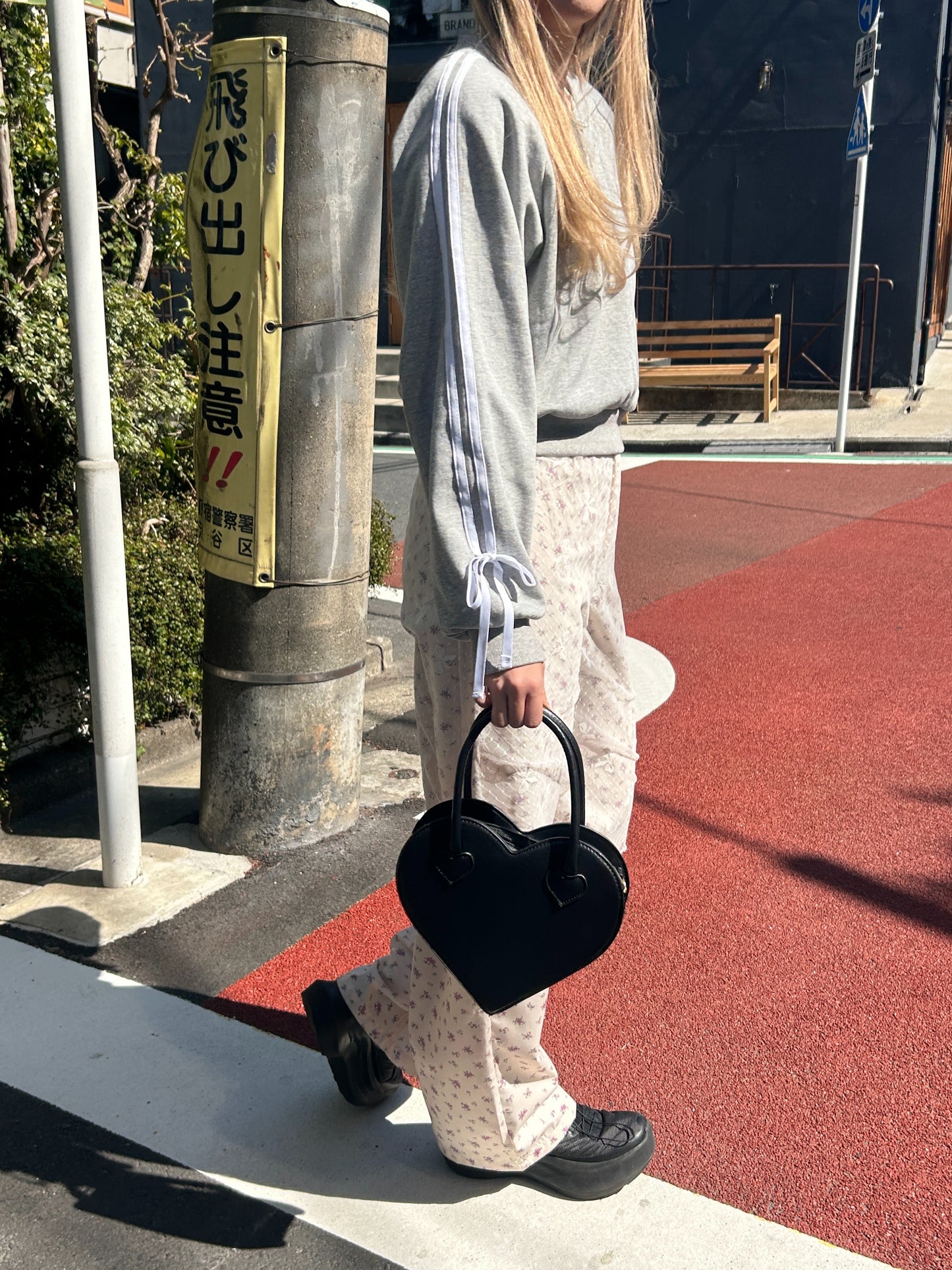 ＜SL2241605＞　袖リボンスウェット