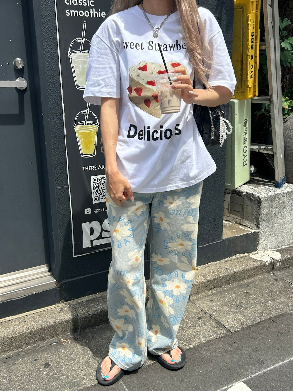 ＜SL2242679＞　strawberry T