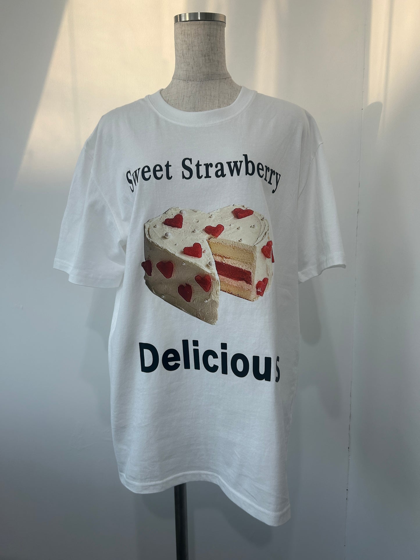 ＜SL2242679＞　strawberry T