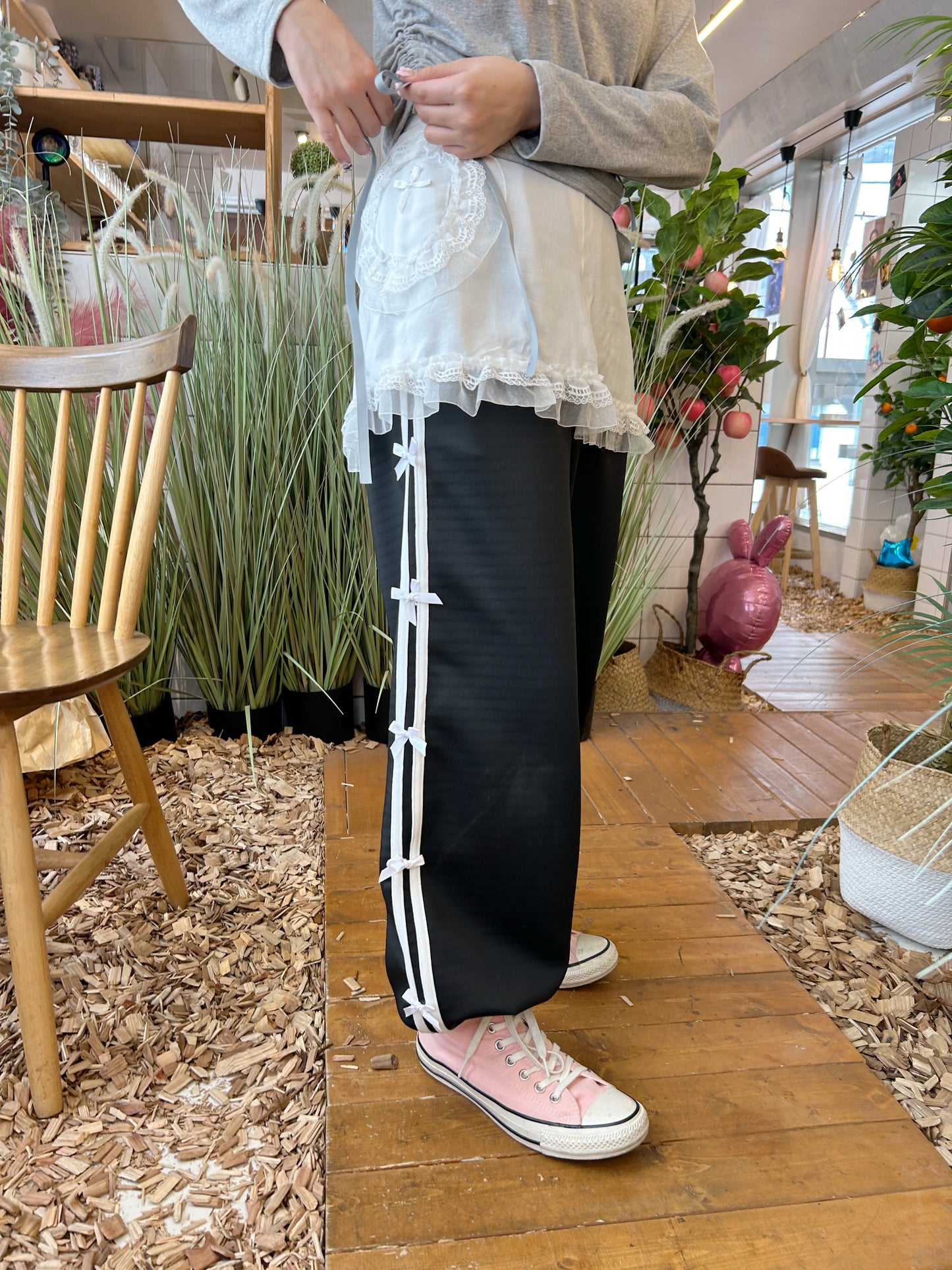 ＜SL2241639＞　リボンフリルエプロンスカート