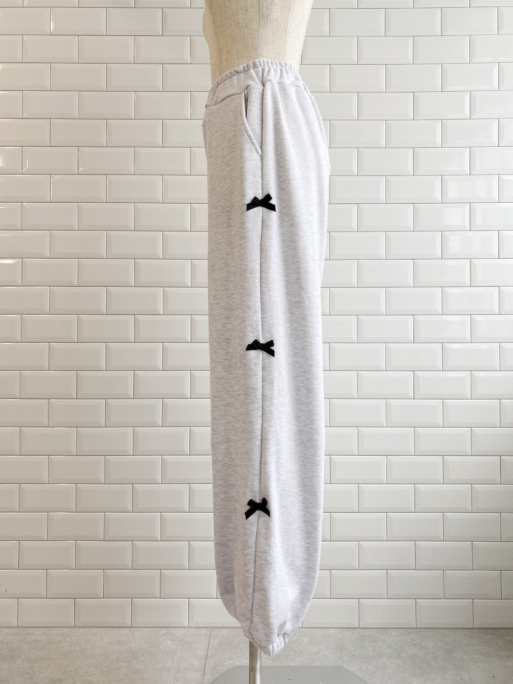 ＜SL2241630＞　side ribbon sweat pants