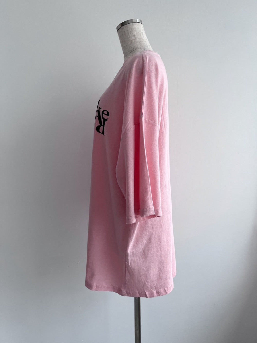 ※ラスト1点！＜LE2242909＞　ロゴプリントTシャツ