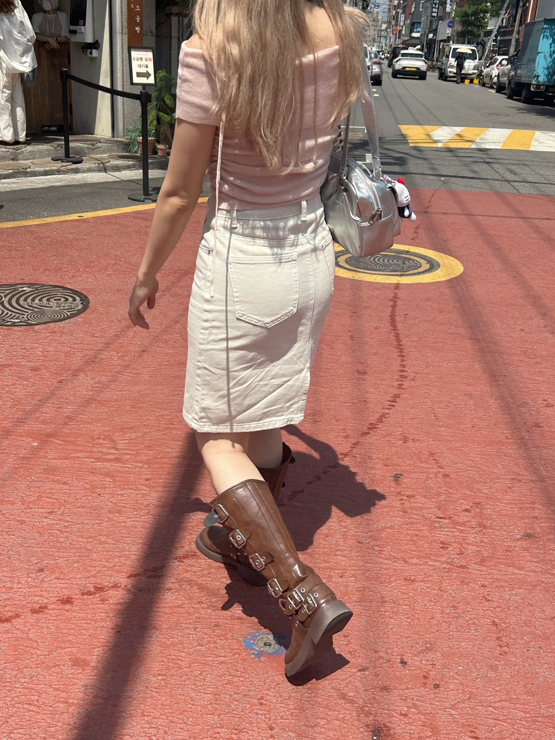 ※残りわずか! ＜SL2242626＞　バラチョーカー付オフショルトップス