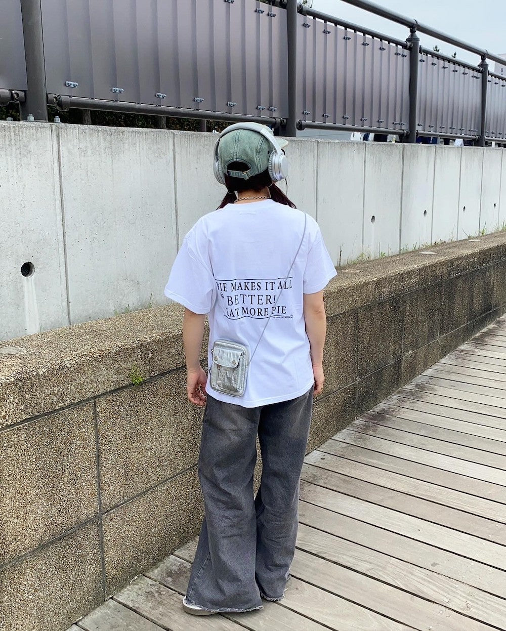 ＜CH2242812＞　ウエストリボンルーズデニム