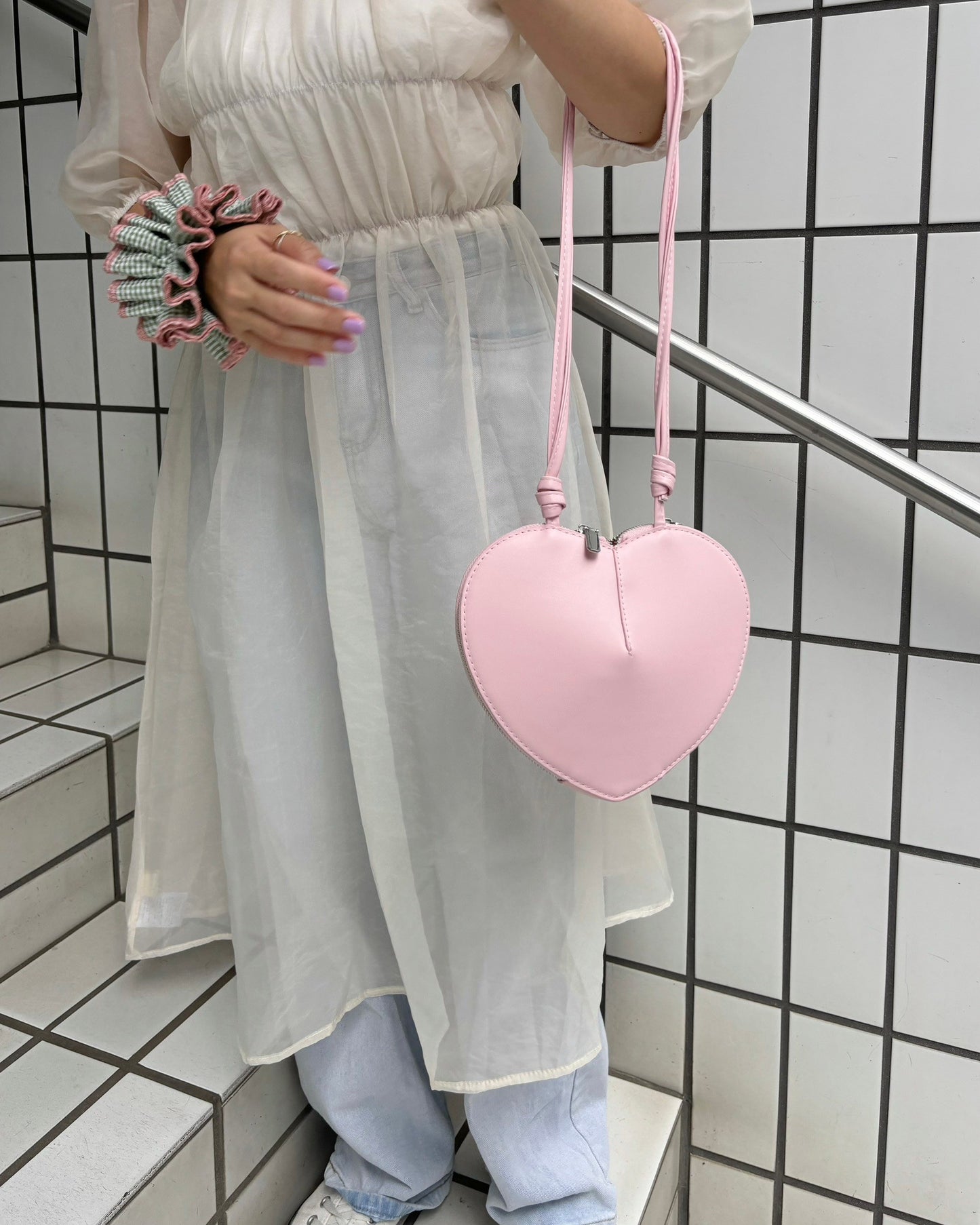 ＜LI2243001＞　シアーパフスリーブワンピース
