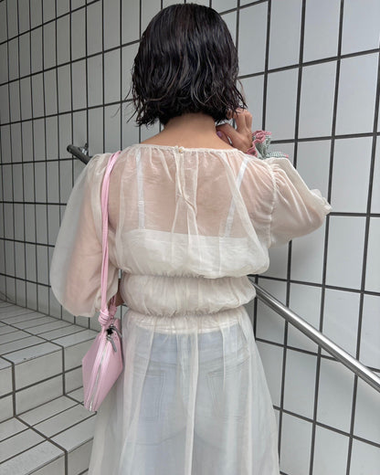 ＜LI2243001＞　シアーパフスリーブワンピース