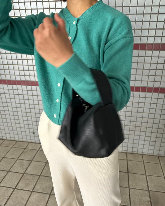 ＜LT2233132＞　アンゴラカーディガン