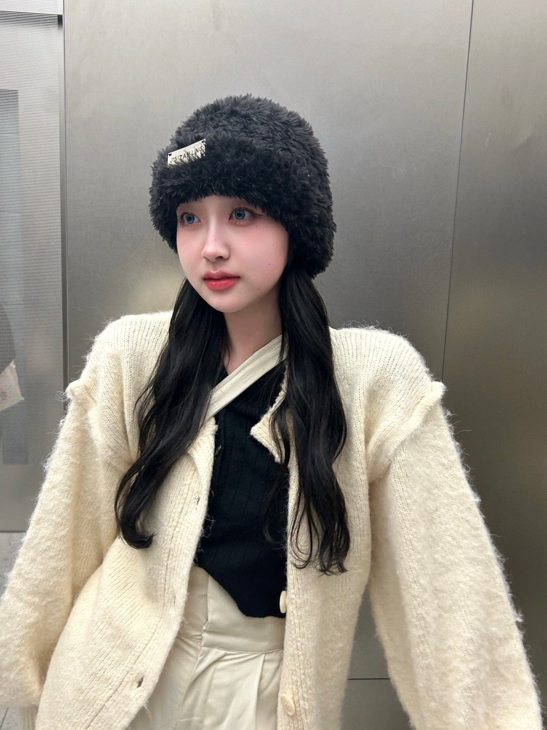 ＜QU4233227＞　ファーバケットハット