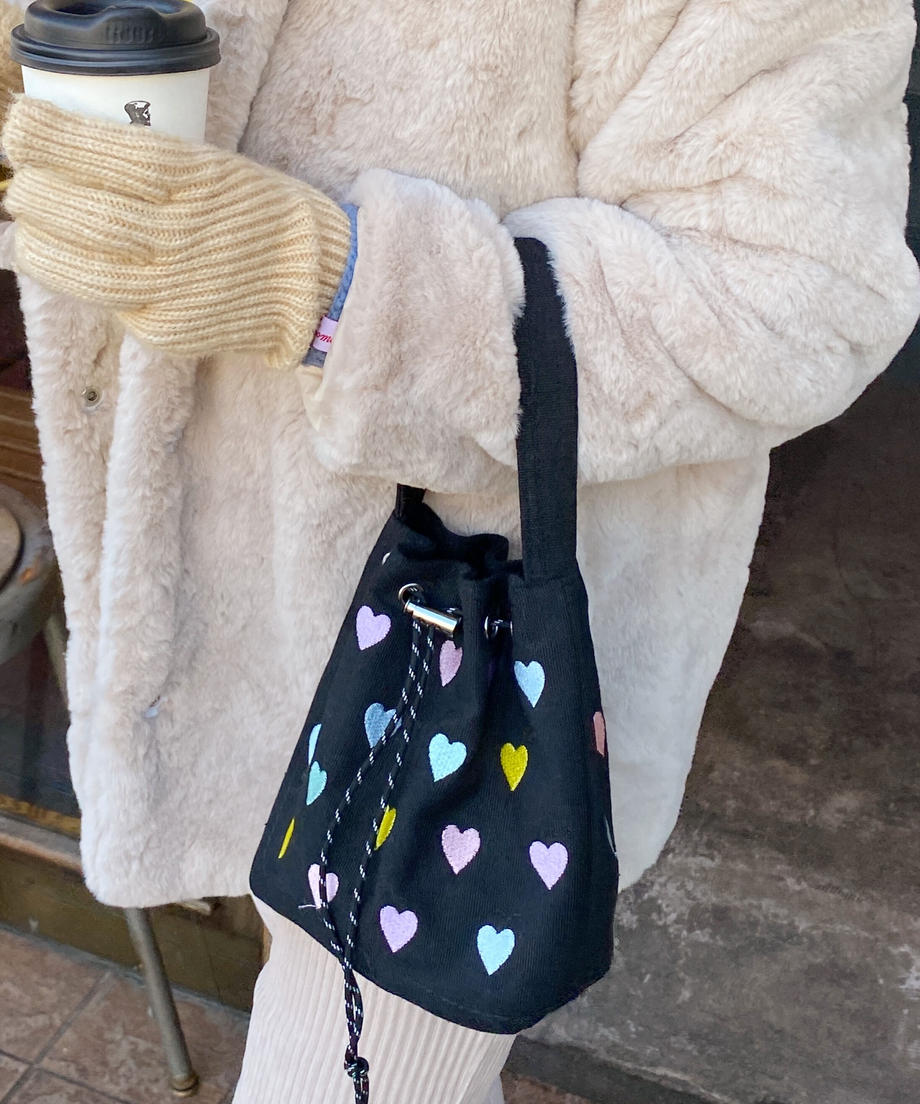＜SL1223701＞　2WAYハート刺繍巾着バッグ