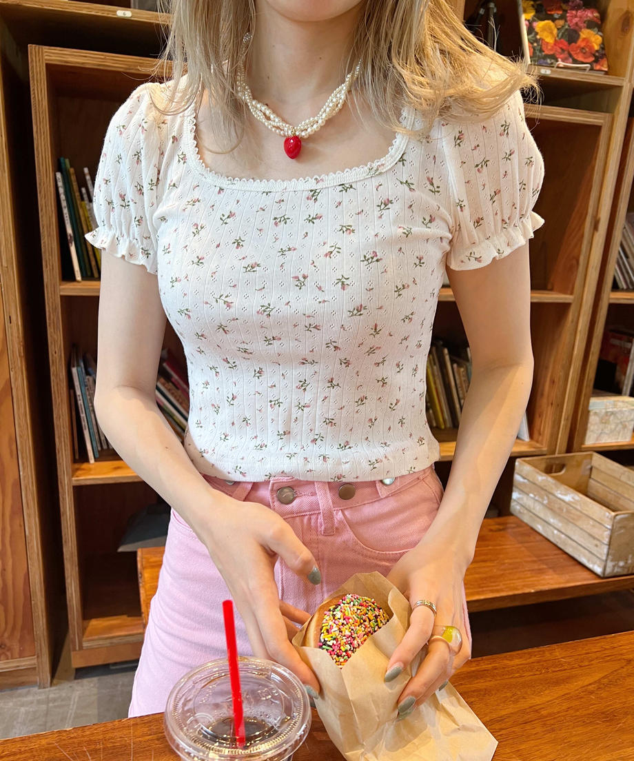 ＜SL2222721＞　小花柄パフスリーブTOPS